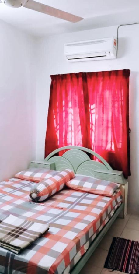 Homestay Mama Razzin Kuala Kangsar Exterior foto